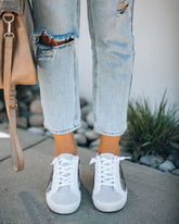 Walking On Clouds Sneaker Oshnow